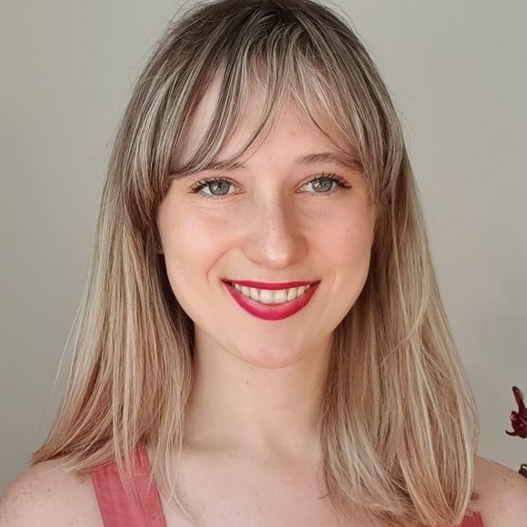 Meet your Posher, Camillia - Picture 1 of 1